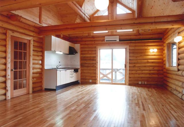 中野区 ログハウス | 高真建設の施工実績