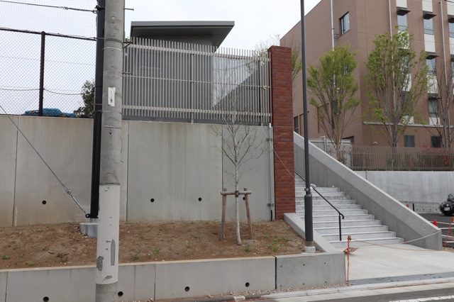 世田谷区 TK校 トイレ及びアプローチ | 高真建設の施工実績