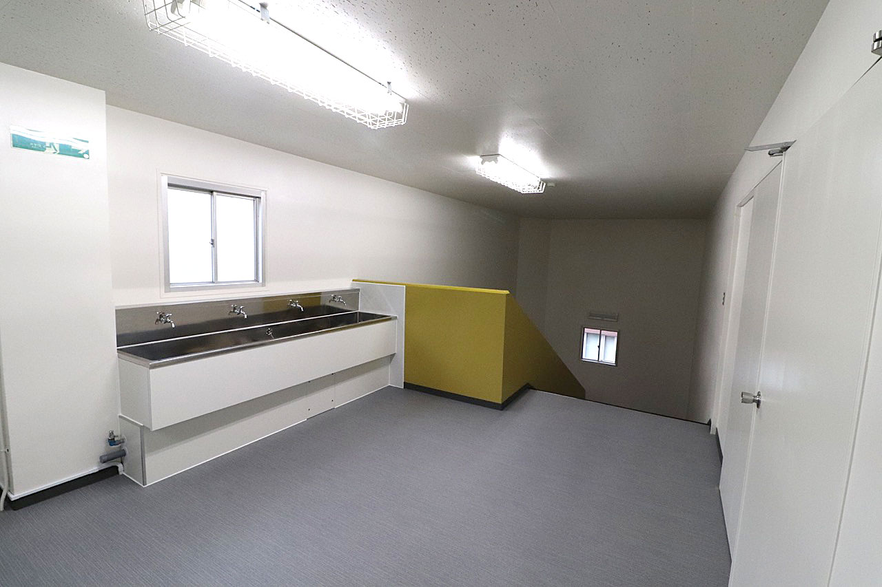 学校法人芝学園 体育館改修工事 | 高真建設の施工実績