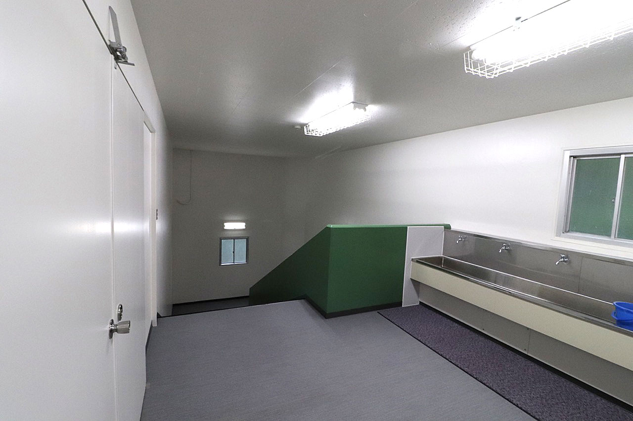 学校法人芝学園 体育館改修工事 | 高真建設の施工実績